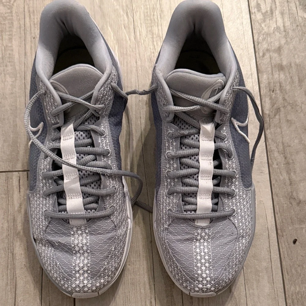 Nike Sneakers - Picture 1 of 7